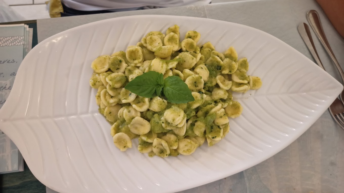 Orecchiette al pesto